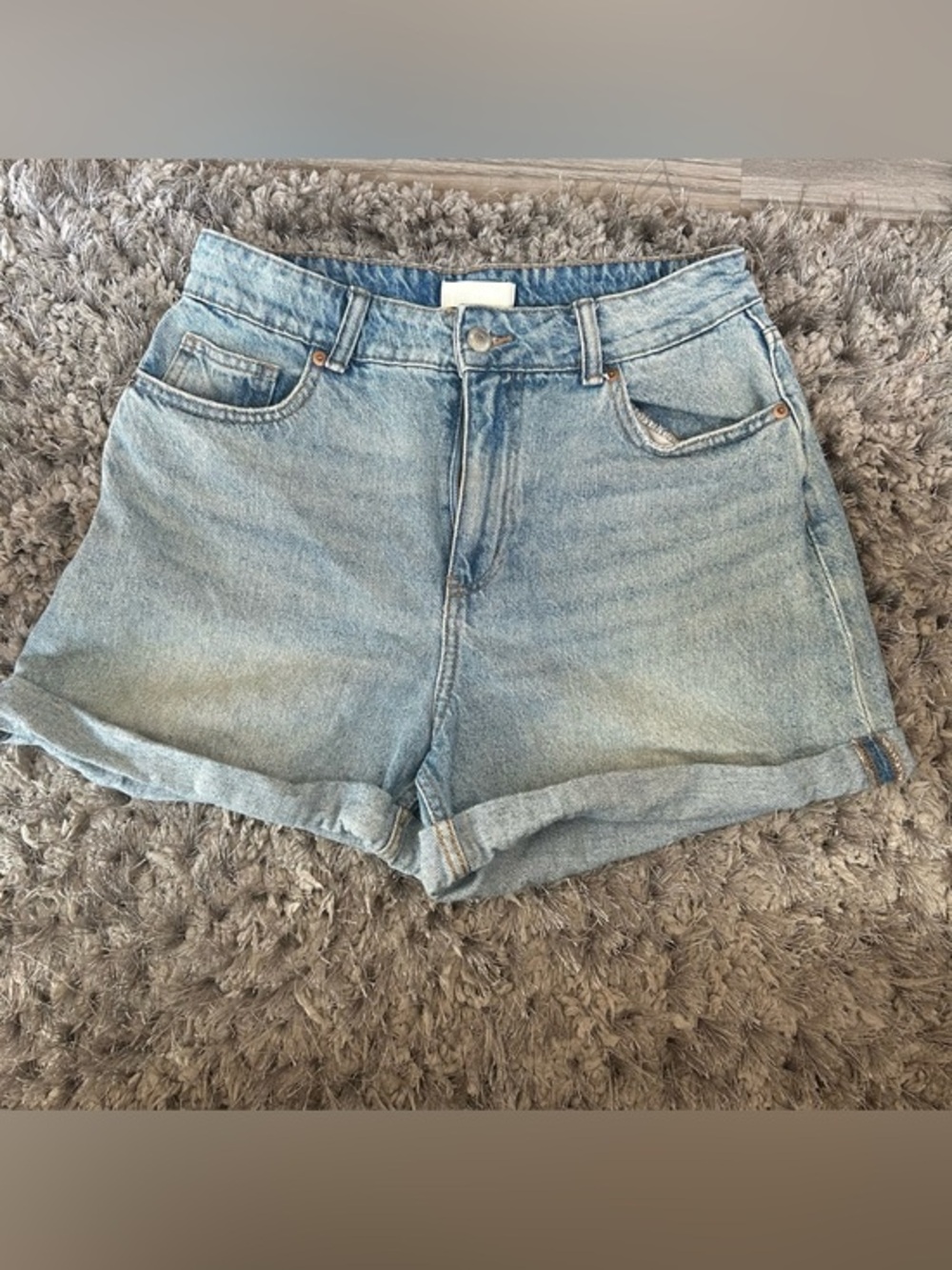 ✨H&M Light Blue Cuffed Denim Shorts